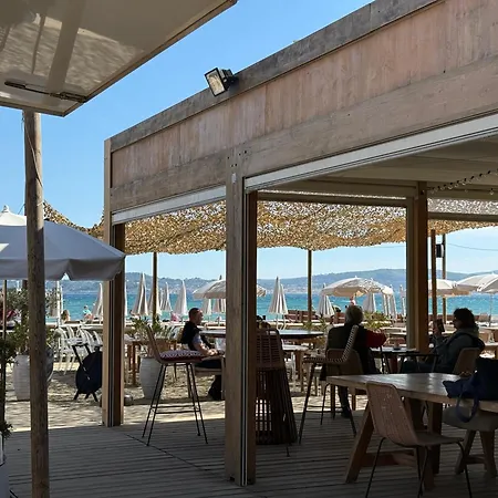 A Pied Lumineux Avec Terrasse شقة سانت ماكسيم