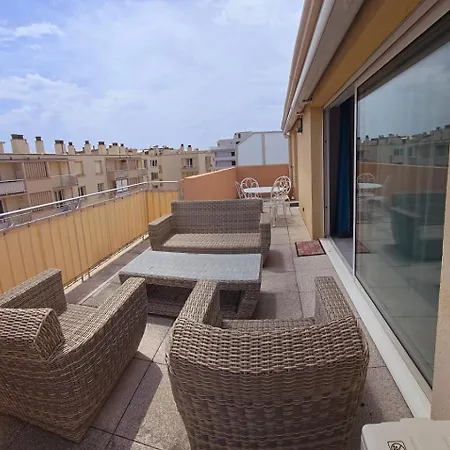 شقة A Pied Lumineux Avec Terrasse *